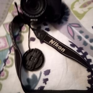 NIKON COOLPIX CAMERA
